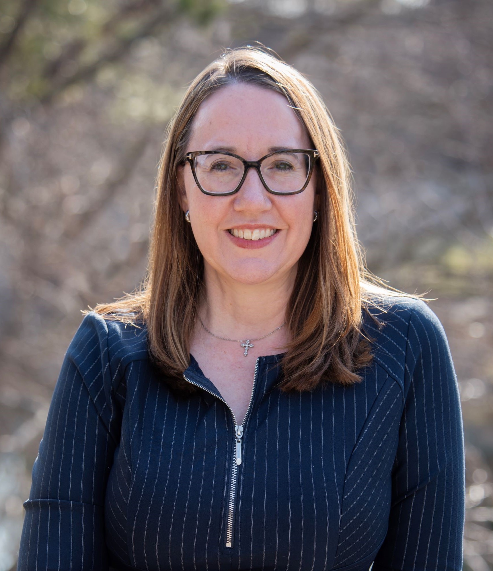 Julie Woolley headshot